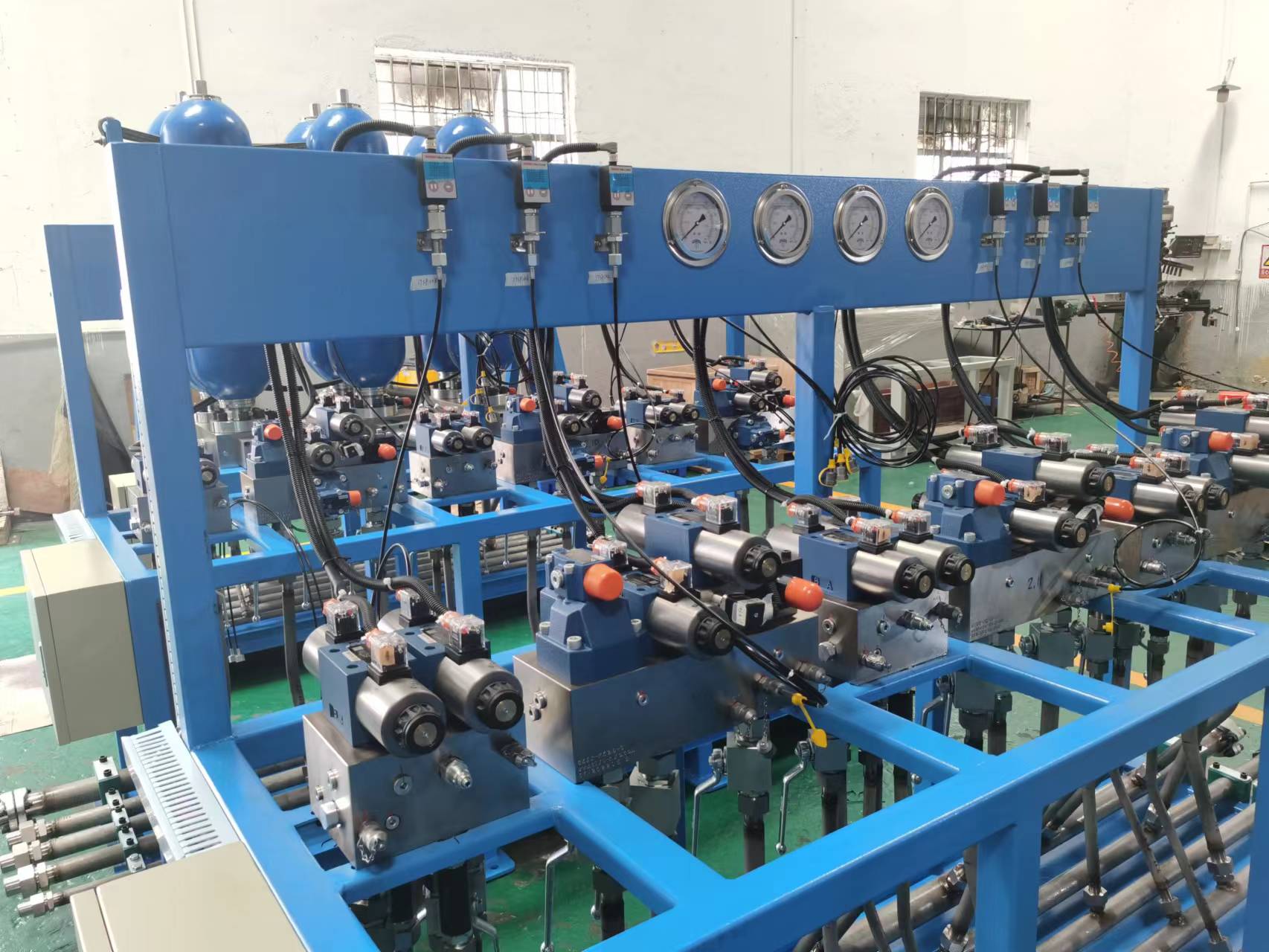 連鑄線閥臺(tái).jpg 連鑄線閥臺(tái).jpg